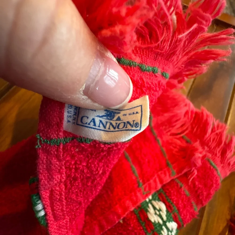 Cannon Vintage Christmas Hand Towel Set Red Green White Fringe